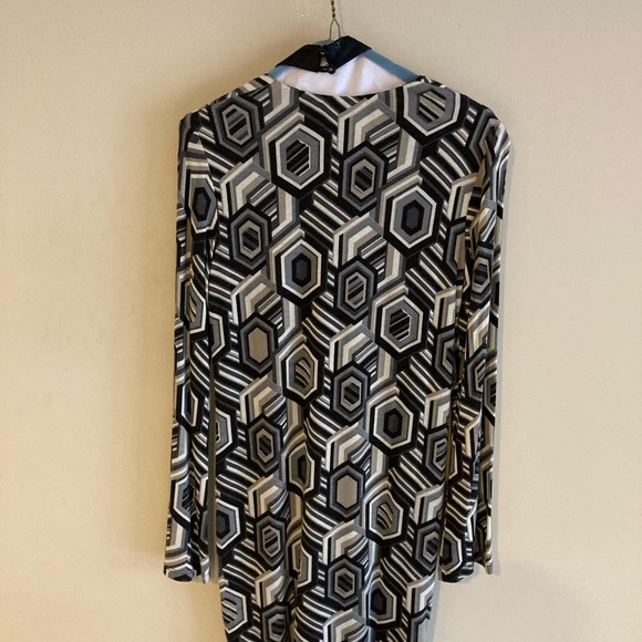 SW3 geometrical patterned minidress w/ removable choker. - Picture 7 of 7